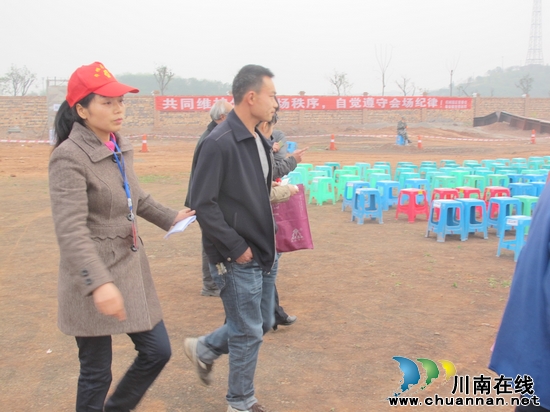 泰安镇：打造“雷锋式”服务团队