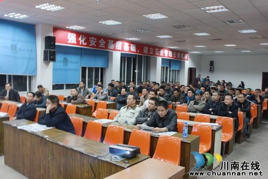 叙永交警：提升驾驶员安全意识&nbsp;严防重大交通事故(图1)