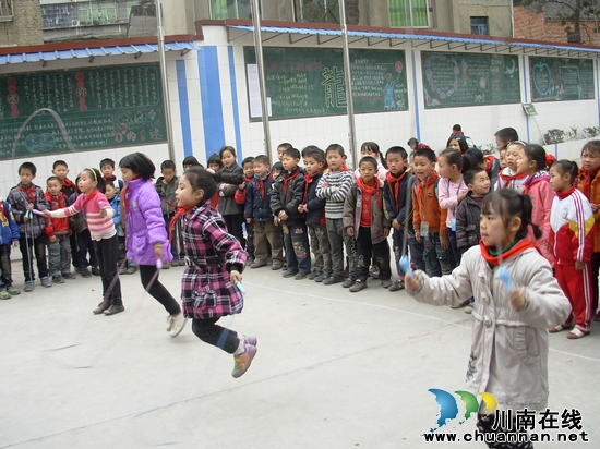 喻寺小学:启动“校园吉尼斯”挑战活动(图1) 喻寺小学:启动“校园吉尼斯”挑战活动(图1)