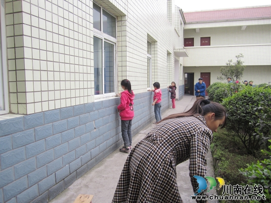 裴石乡：学习雷锋好榜样&nbsp;尊敬老人大家帮