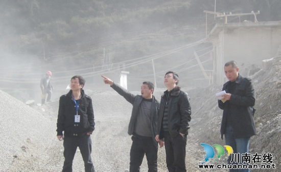 护家乡:开展安全生产暨打击违法建设专项整治活动(图1) 护家乡:开展安全生产暨打击违法建设专项整治活动(图1)
