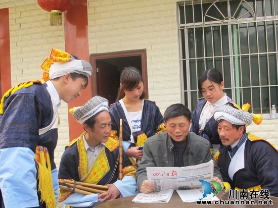 麻城乡寨和村：“两会”精神进苗家