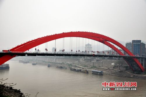 宜宾南门桥维修完毕　可通行但车辆限高(图1)