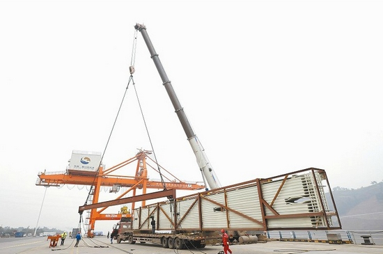 迎长江之春&nbsp;建“万里长江第一港”(图1)