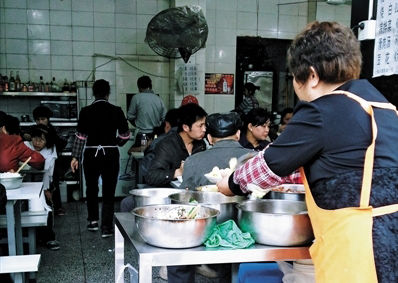 内江小餐馆餐具卫生令人忧