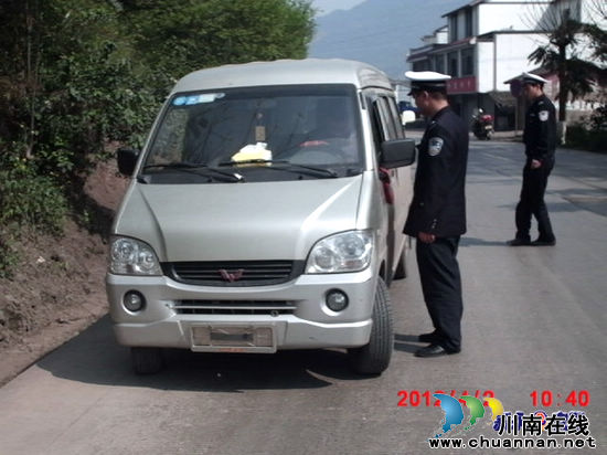 古蔺马岭交警所队联勤&nbsp;严查交通违法行为(图1)