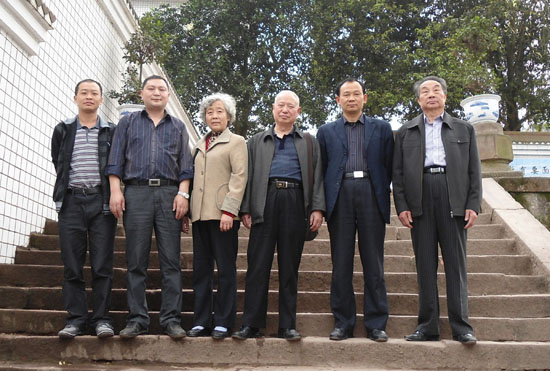叙永：对联学泰斗回母校&nbsp;谆谆教诲暖师生(图1)