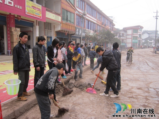 水尾镇：城乡环境综合整治让街道靓起来(图2)