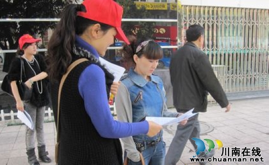 龙马潭区委"三进三联三帮"活动启动仪式进社区(图2)