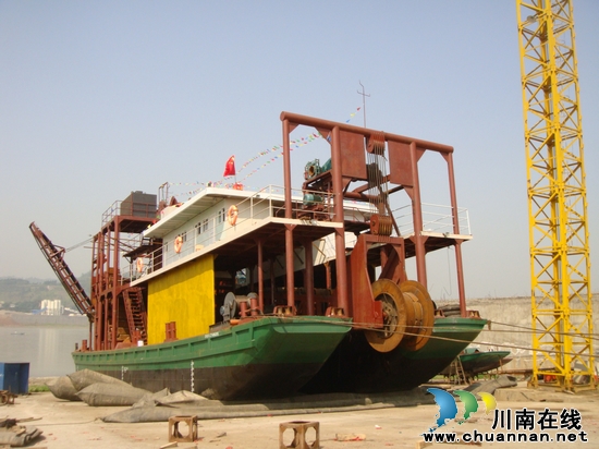 合江：全省最高资质造船企业首艘新船下水(图1)
