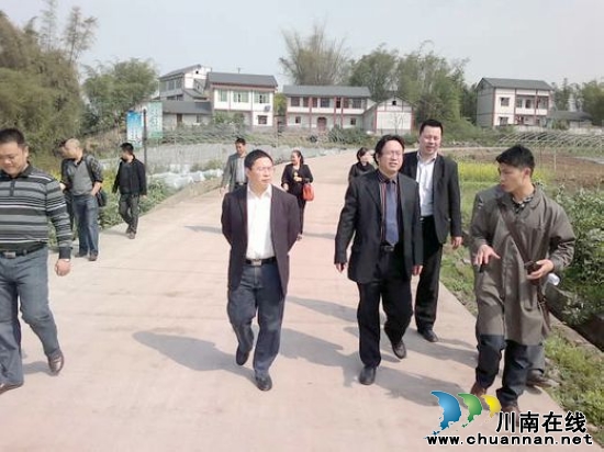 泸州医学院副院长樊均明率队到华阳调研农校对接工作(图1)