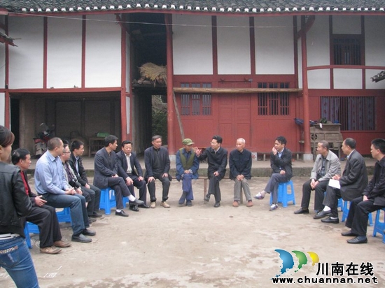 水尾镇:省人大常委会领导赴叙永县水尾镇调研(图1)