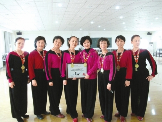 木兰拳赛&nbsp;泸州“阿姨队”香港斩6金(图1)