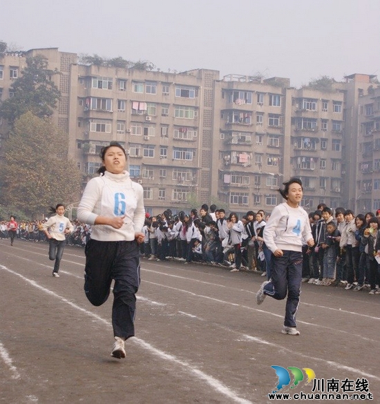 宜宾县学校体育运动会形式多样精彩纷呈(图3)