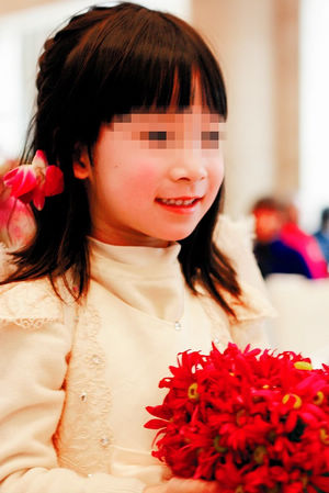 五一大假宜宾婚庆市场花童走俏 专业花童明码标价(图1) 五一大假宜宾婚庆市场花童走俏 专业花童明码标价(图1)