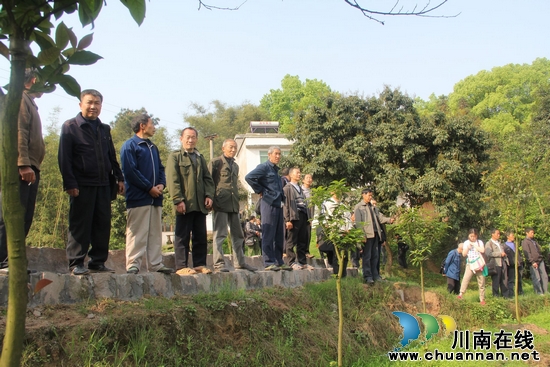 龙车镇:现场参观 寻找“差距”促发展(图3) 龙车镇:现场参观 寻找“差距”促发展(图3)