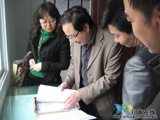 叙永县档案局到摩尼镇检查档案史志工作