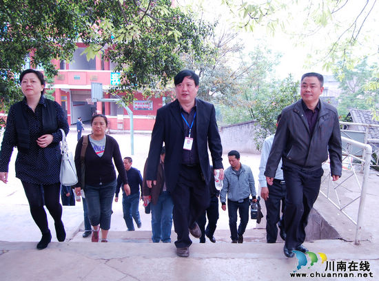 泸州国税：真情帮扶显大爱(图6)