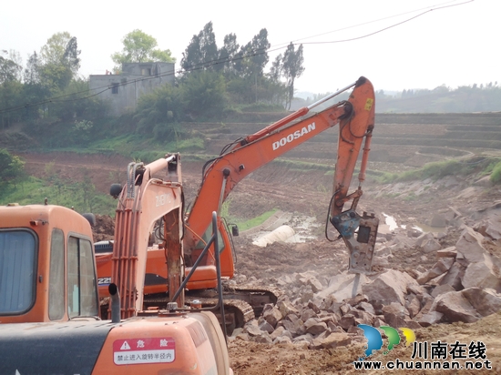 龙车镇:整体规划 加快村、组公路建设(图2) 龙车镇:整体规划 加快村、组公路建设(图2)