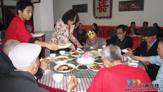 泸州市福利院举办春季游园活动