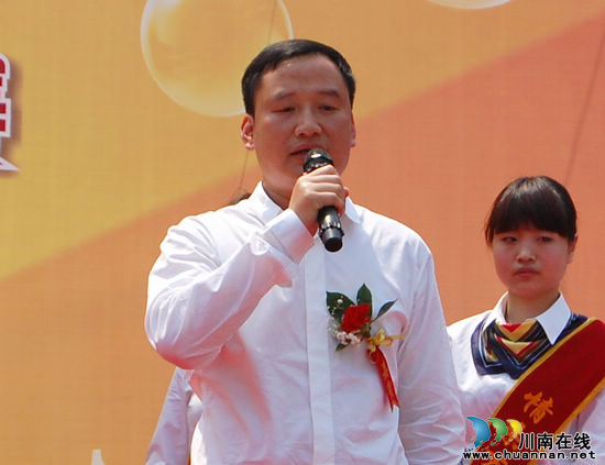 泸州市首届职工电视歌手大赛擂响战鼓(图5) 泸州市首届职工电视歌手大赛擂响战鼓(图5)