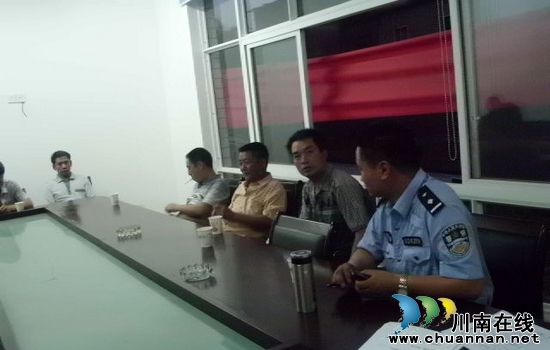 叙永公安交警错时开展交通安全宣传讲座