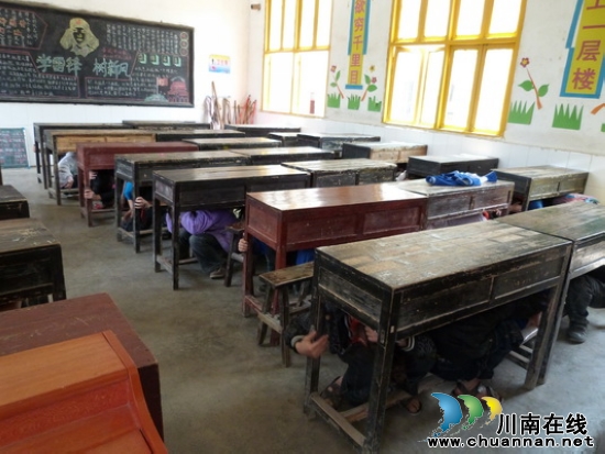 黄坭中心校:狠抓安全工作 确保学生平安(图3) 黄坭中心校:狠抓安全工作 确保学生平安(图3)