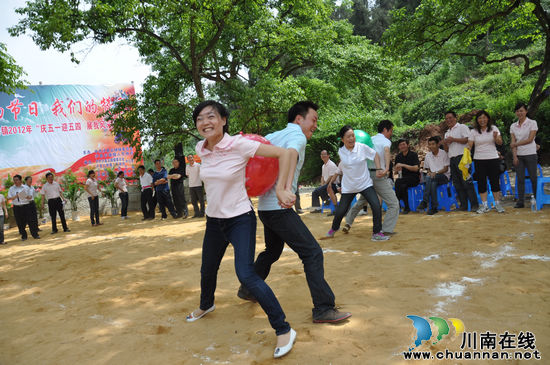 云锦镇：庆五一&nbsp;迎五四&nbsp;唱响和谐云锦新篇章