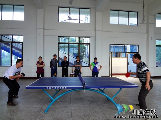 华阳街道：凝团结&nbsp;健体魄&nbsp;和谐机关乐融融(图2)