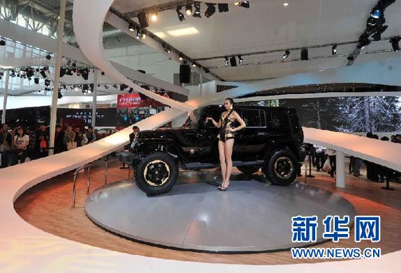 当“香车美人”堕落成“豪车裸模”