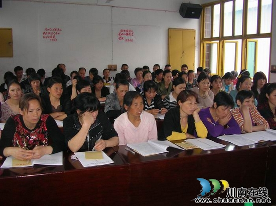 牛滩镇：企业职工“忙里偷闲”强技能促生产(图3)