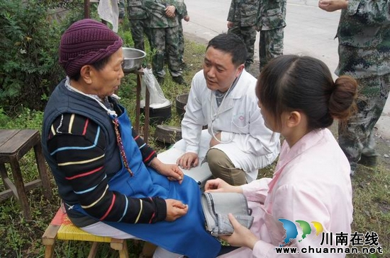 太伏镇:防灾减灾大演练 检验能力重防范(图2) 太伏镇:防灾减灾大演练 检验能力重防范(图2)