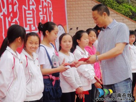 落卜中学：歌舞飞扬庆五四(图1)