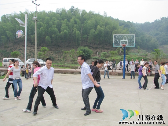 水尾镇：举办“庆五一&nbsp;迎五四”职工运动会(图2)