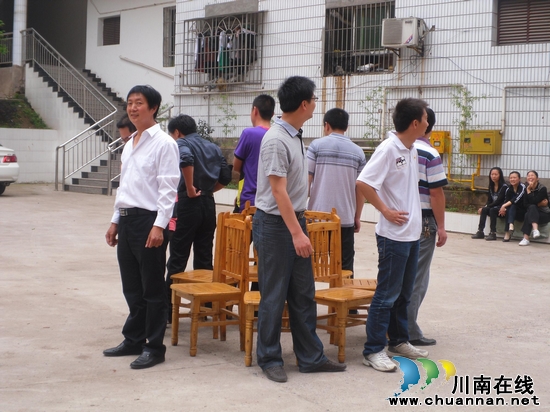白沙镇:开展五四青年节趣味运动会(图3) 白沙镇:开展五四青年节趣味运动会(图3)