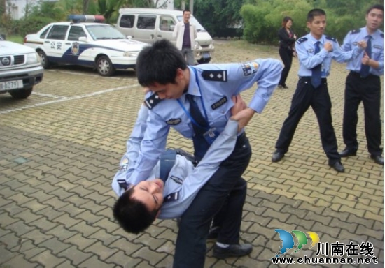 隆纳高交大队八个"明显提升"统筹年度民警培训工作