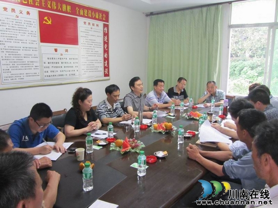 密溪乡:合江县政协对真龙柚产业发展进行专题调研