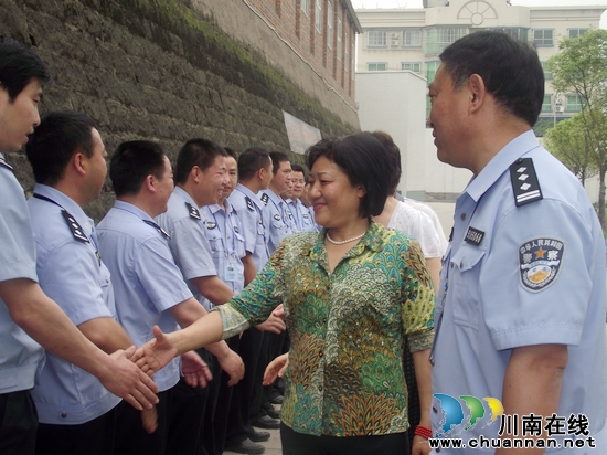 省司法厅领导检查泸州市劳教(强制隔离戒毒)工作(图1) 省司法厅领导检查泸州市劳教(强制隔离戒毒)工作(图1)