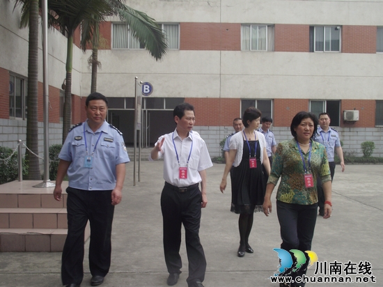 省司法厅领导检查泸州市劳教(强制隔离戒毒)工作(图3) 省司法厅领导检查泸州市劳教(强制隔离戒毒)工作(图3)