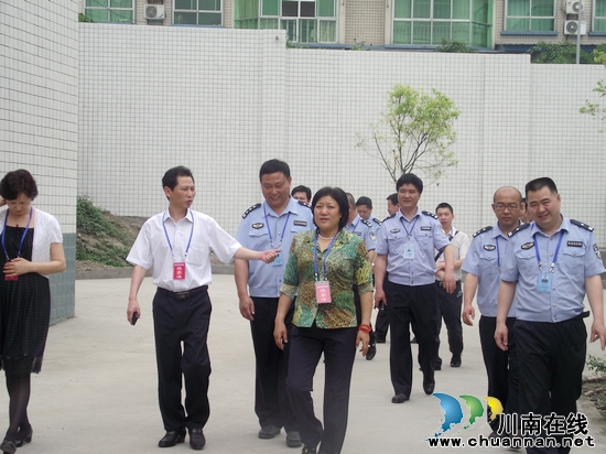 省司法厅领导检查泸州市劳教(强制隔离戒毒)工作(图2) 省司法厅领导检查泸州市劳教(强制隔离戒毒)工作(图2)