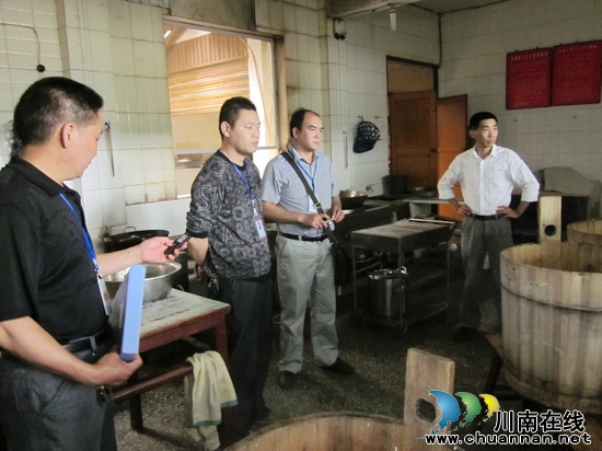 马岭镇：营养改善计划工作受检