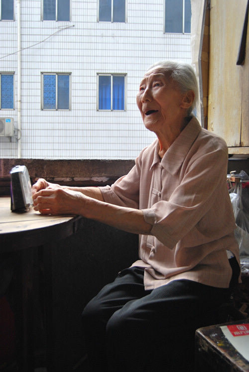 大山坪街道纪念标社区:人间有真情 孝心敬老人(图1) 大山坪街道纪念标社区:人间有真情 孝心敬老人(图1)