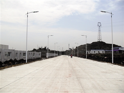 内江市城西组团园区8号路主体完工(图1) 内江市城西组团园区8号路主体完工(图1)