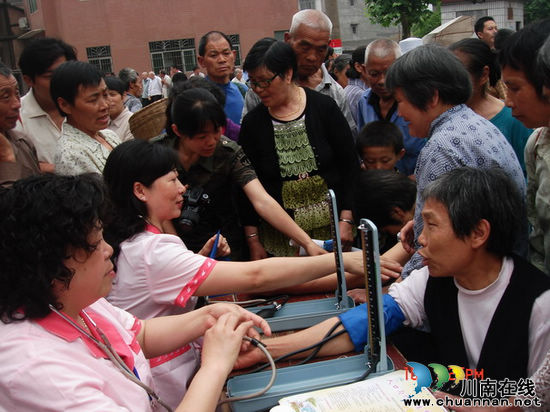 泸州纳溪：“关爱母亲”正在进行时(图4)