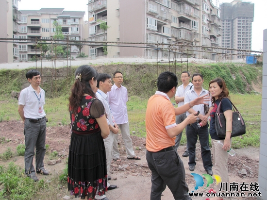 泸州市财政局、安监局领导莅临城北学校检查工作