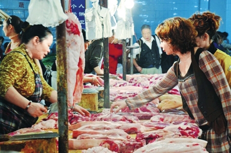内江猪肉价连降五花肉9.5元1斤(图1)