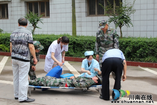 喻寺镇:举行防灾救灾应急演练(图2) 喻寺镇:举行防灾救灾应急演练(图2)
