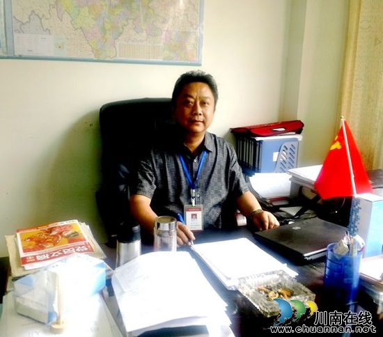 叙永总工会实施“双亮”活动 心贴心为职工服务(图1) 叙永总工会实施“双亮”活动 心贴心为职工服务(图1)