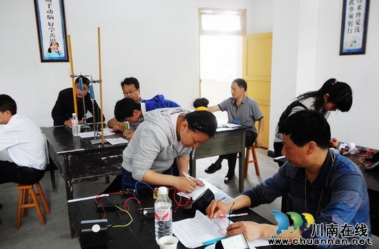 九支中学初三实考顺利结束(图2)