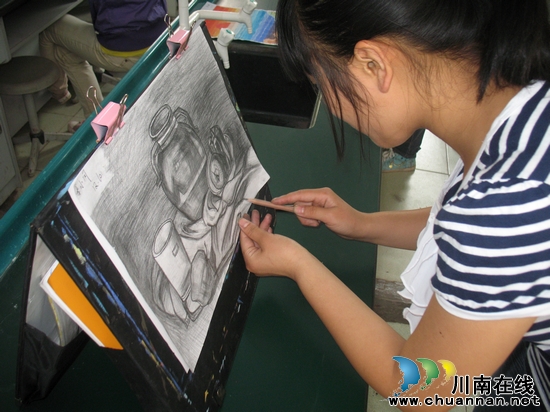 宜宾县：德体卫艺现场考核促学生全面发展(图1)